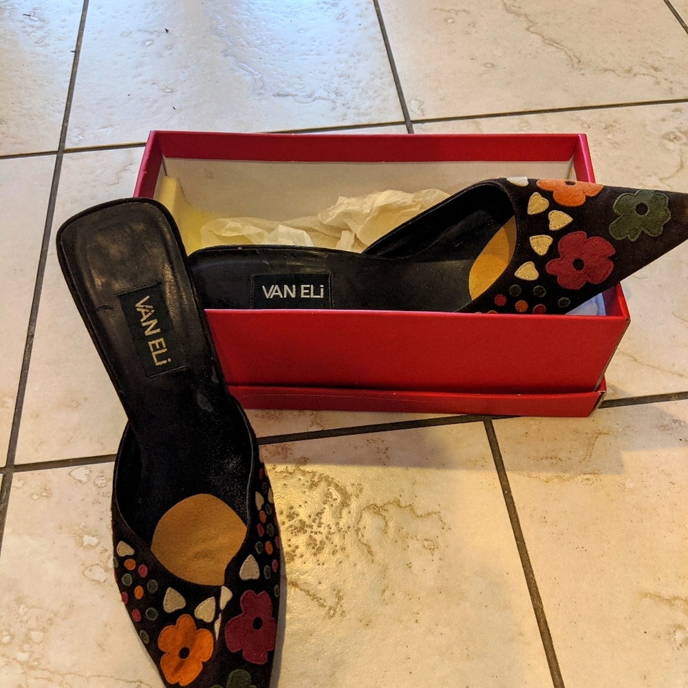 Vanneli shoes size 12